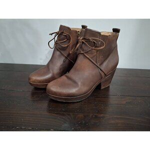 Eileen Fisher Ash Brown Leather Lace Up Bootie/Pre-owned, Sz. 8